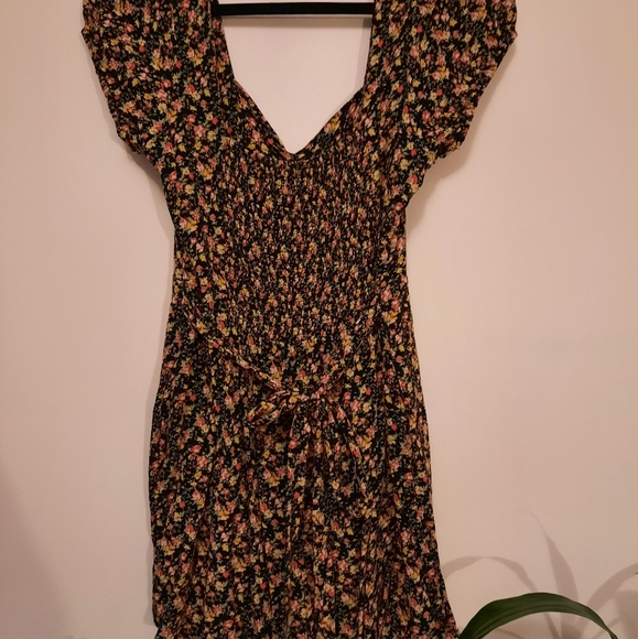 American Eagle Floral Romper - Picture 2 of 3